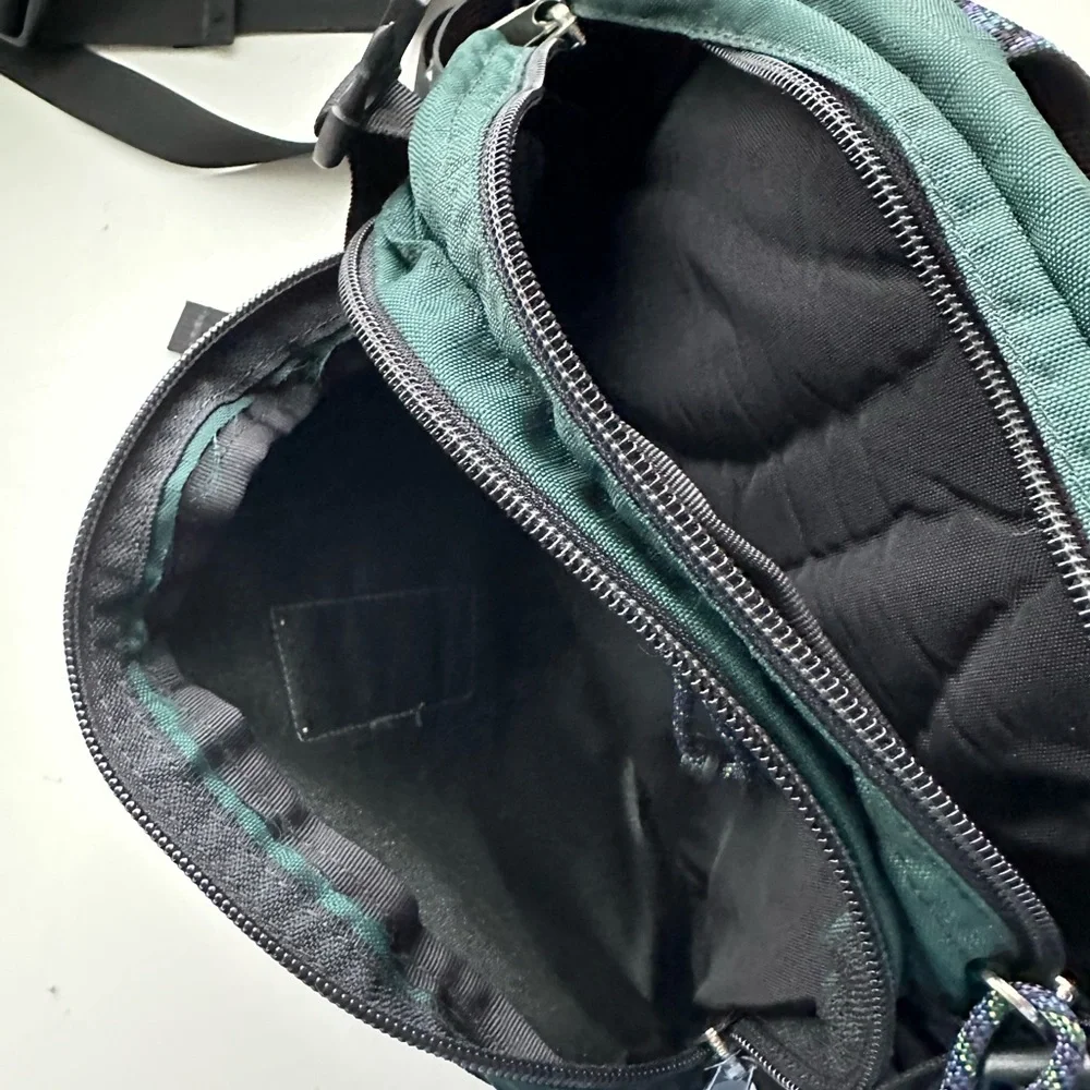 MEI Mountain Equipment Inc waist fanny pack. - Picture 6 of 11